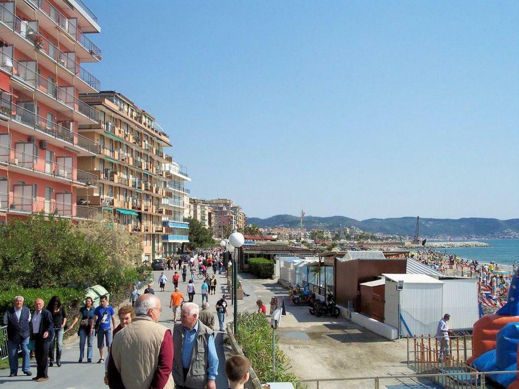 Апартаменти Buona Vacanza Боргетто-Санто-Спірито Екстер'єр фото